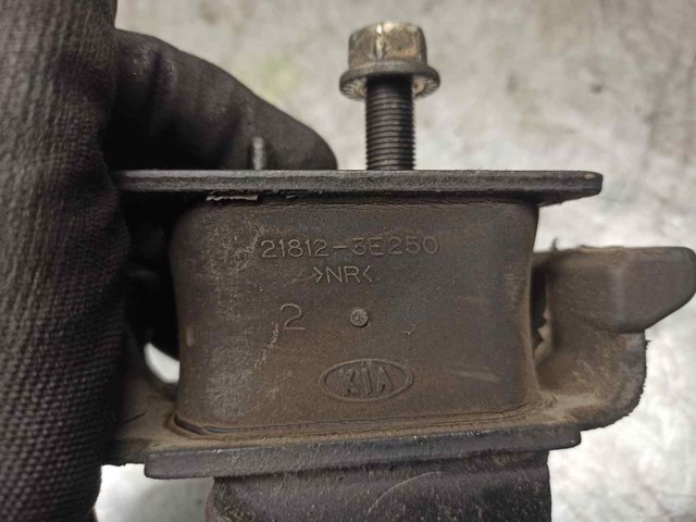 Coxim (suporte) esquerdo/direito de motor 218123E250 Hyundai/Kia