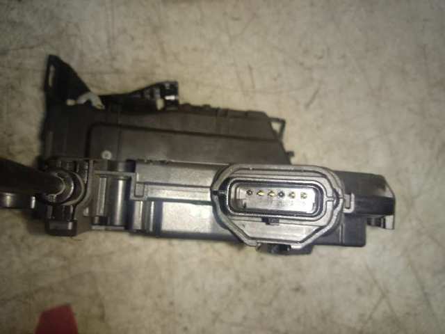 Compre 93457081 Opel Fecho da porta dianteira direita