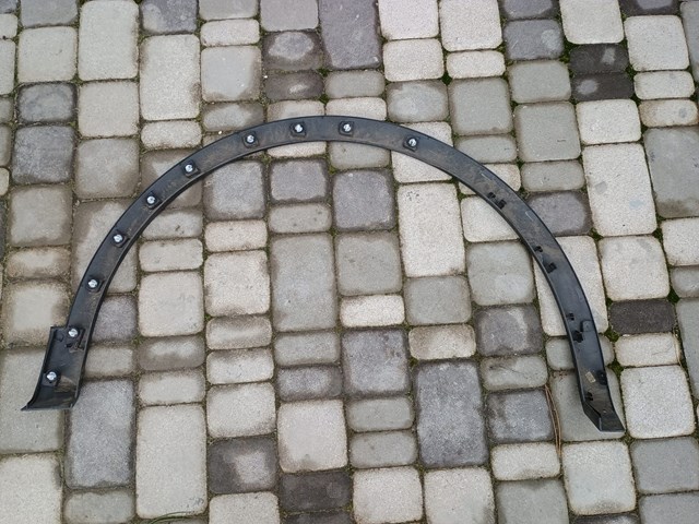 Expansor (placa sobreposta) de arco do pára-lama dianteiro esquerdo 638753254R Renault (RVI)