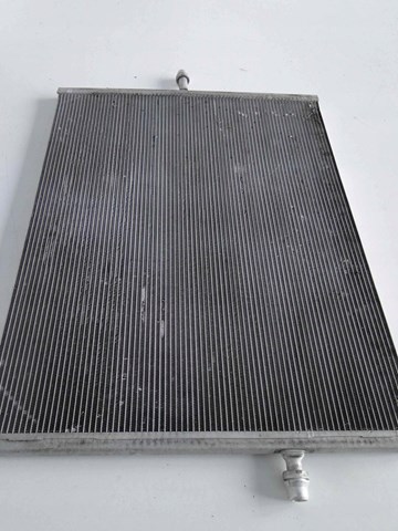 Radiador de esfriamento de motor adicional A9075001300 Mercedes