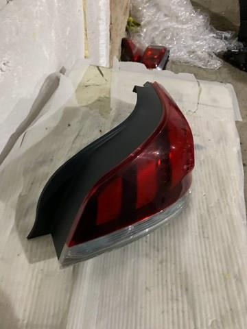 Compre 9807242780 Peugeot/Citroen Lanterna traseira esquerda
