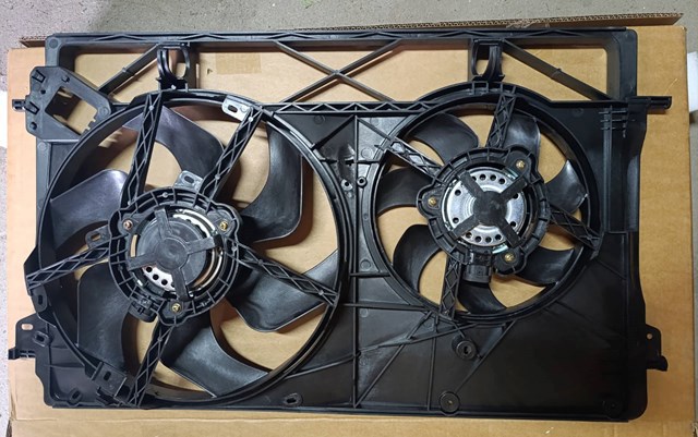 Compre 214819927R Renault (RVI) Difusor do radiador de esfriamento, montado com motor e roda de aletas
