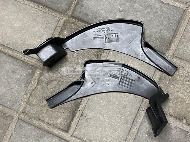 Consola externa esquerda do pára-choque dianteiro Mercedes A2218851723