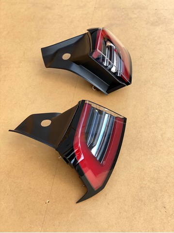 Compre 150208600D Tesla Lanterna traseira esquerda externa
