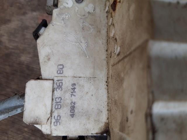 Fecho da porta traseira direita batente 9681336180 Fiat/Alfa/Lancia