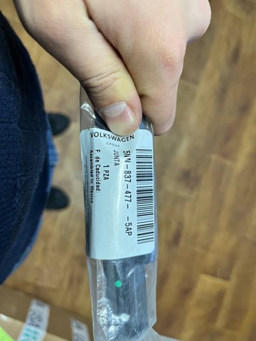 Moldura de vidro deslizante da porta dianteira esquerda 5NN8374775AP VAG