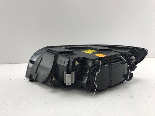 31213185 Volvo Luz direita