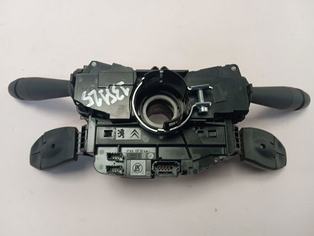Comutador direito instalado na coluna da direção 98312609ZD Peugeot/Citroen