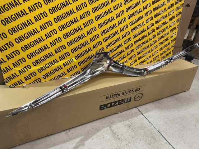 Compre GSH7507K0D Mazda Moldura de grelha do radiador esquerdo