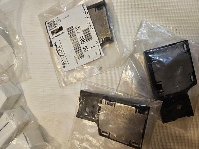 Sensor dianteiro do nível de posição de carroçaria 20984732 General Motors