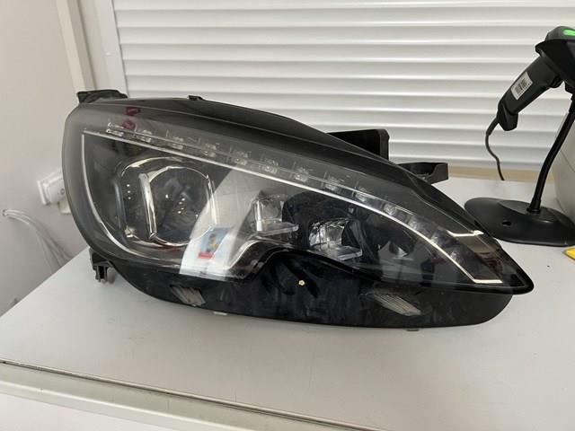 Luz direita Peugeot/Citroen 9677832380 preço, a partir de 941,57 USD