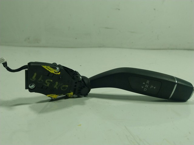 A2469001211 Mercedes Comutador instalado na coluna da direção, montado