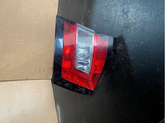 6V9945096 VAG Lanterna traseira direita