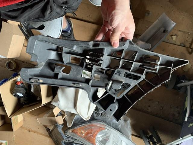 Guia direita do pára-choque traseiro VAG 7L6807178C preço, a partir de 19,02 USD