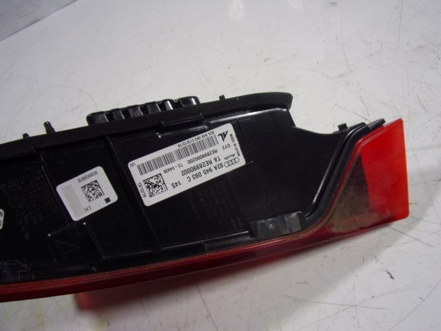 Lanterna traseira esquerda interna 82A945093C VAG