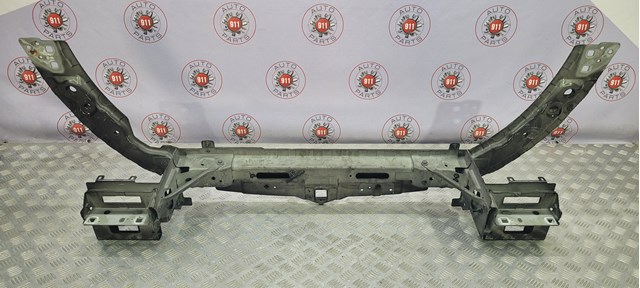 Suporte do radiador montado (painel de montagem de fixação das luzes) LR084610 Land Rover