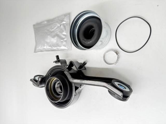 Cruzeta da junta universal traseira Q0330327 Q-fix