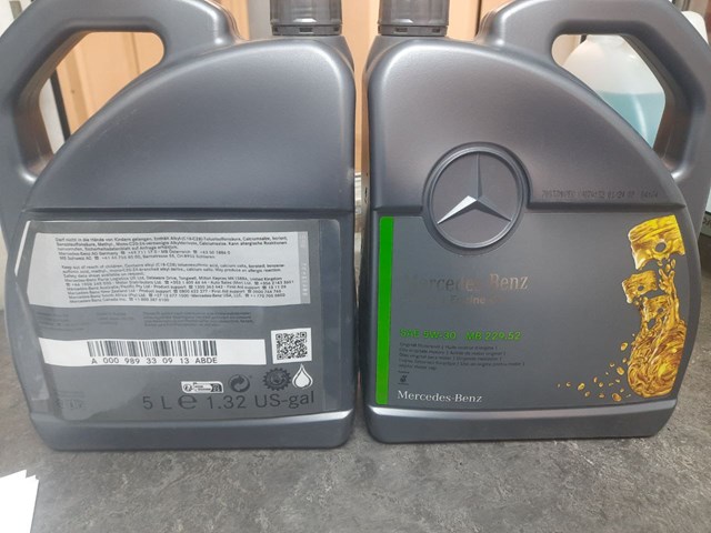Compre A000989330913 Mercedes Óleo para motor