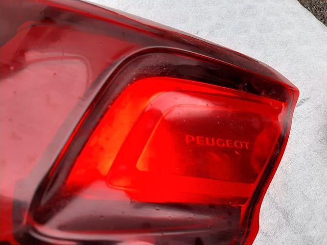 Compre 9817299580 Peugeot/Citroen Lanterna traseira direita