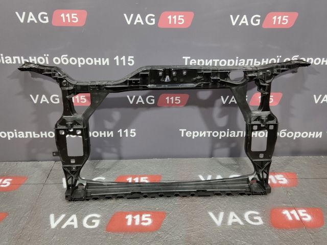 Suporte do radiador montado (painel de montagem de fixação das luzes) 136504 Polcar