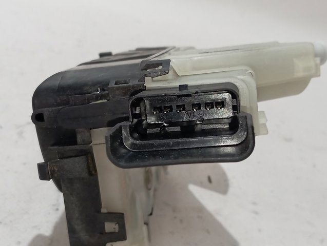 9819038580 Peugeot/Citroen Fecho da porta dianteira esquerda
