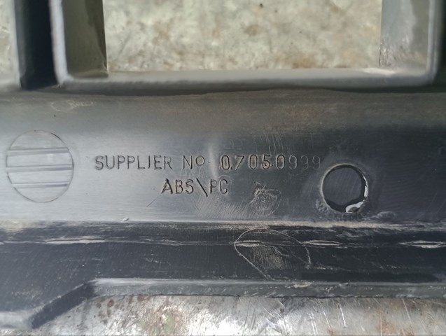  Grelha do radiador Opel Frontera A SUV (5MWL4) (1991 - 1998) A