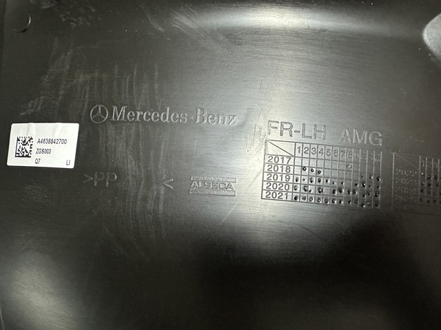 Guarda-barras esquerdo do pára-lama dianteiro Mercedes A4638842700 preço, a partir de 101,94 USD