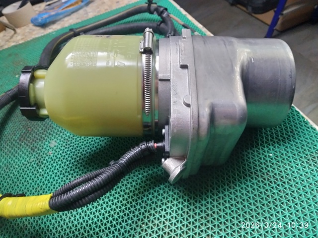 Bomba da Direção hidrâulica assistida 95513507 General Motors
