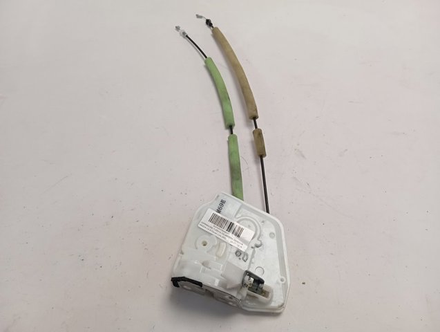 KB7W58310 Mazda Fecho da porta dianteira direita