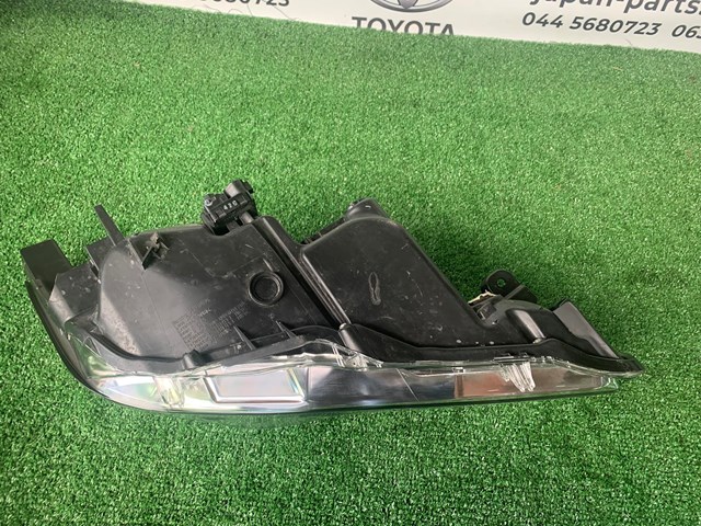 Luz esquerda 8117033841 Toyota