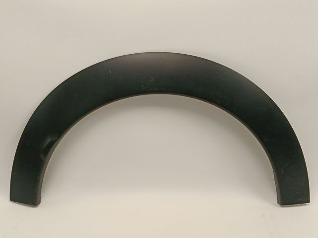 Expansor direito (placa sobreposta) de arco do pára-lama traseiro 98015543XT Peugeot/Citroen
