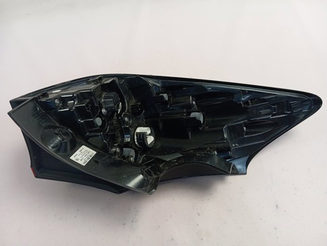 Lanterna traseira direita externa Toyota 815500DE20