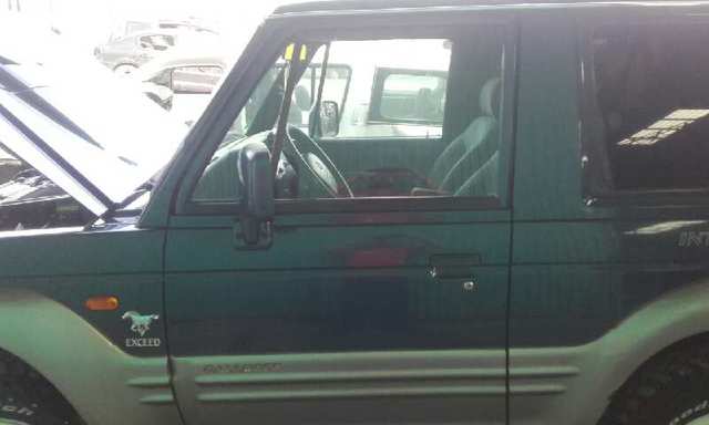 Porta dianteira esquerda para Hyundai Galloper  JK
