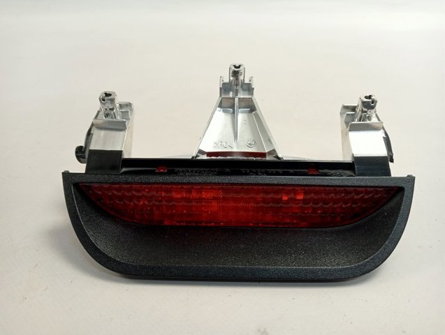 Sinal de parada traseiro adicional para Renault DUSTER I HS