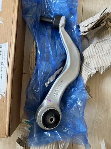 Braço oscilante inferior esquerdo de suspensão dianteira BMW 31108865623 preço, a partir de 228,60 USD