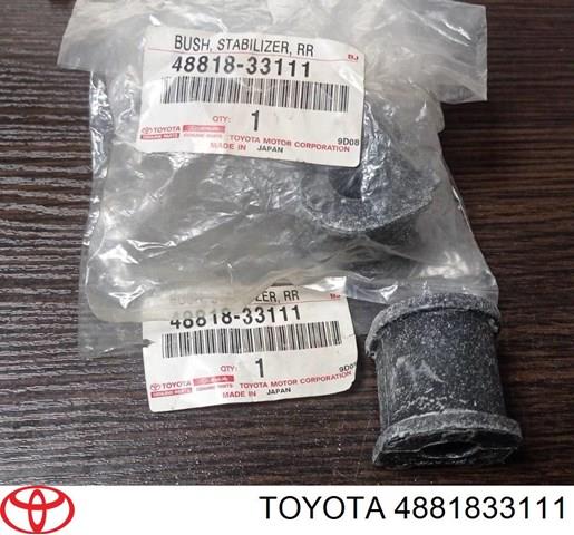 Compre 4881833111 Toyota Bucha de estabilizador traseiro