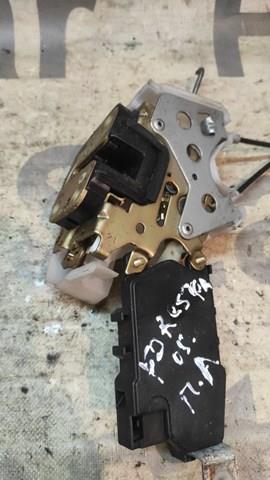 Fecho da porta dianteira esquerda 61031SA050 Subaru