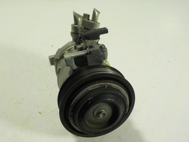 Compressor de aparelho de ar condicionado A0008300302 Mercedes