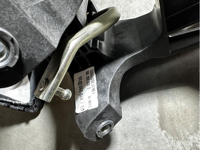 A9102600800 Mercedes 