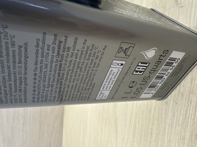 Compre A000989560509 Mercedes Fluido de freio