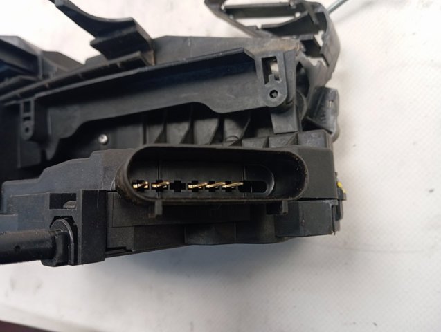 Compre BM5AA21813AF Ford Fecho da porta dianteira esquerda