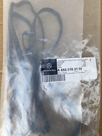 Vedante de tampa de válvulas de motor Mercedes A6560162100