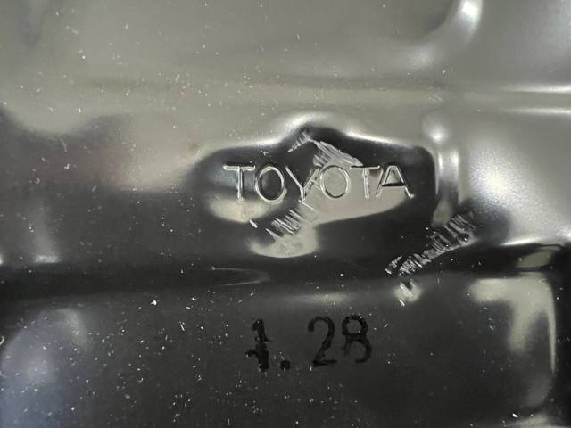 Compre 6700142161 Toyota Porta dianteira direita