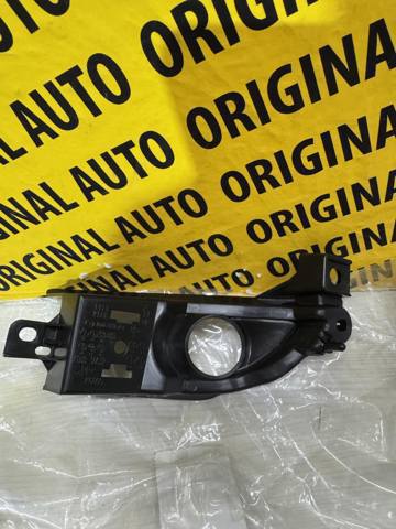 Consola do pára-choque dianteiro direito KB8B50C12B Mazda