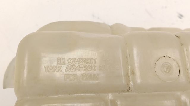 Tanque de expansão do sistema de esfriamento 42422779 General Motors