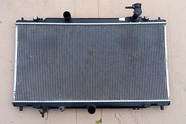 Radiador de esfriamento de motor PEDD15200B Mazda