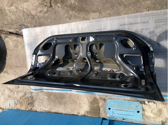 6440102A31 Toyota Tampa de porta-malas