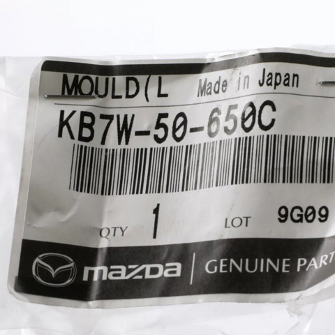 KB7W50650C Mazda Moldura da porta dianteira esquerda