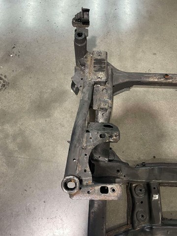 HK835C145AG Land Rover Viga de suspensão dianteira (plataforma veicular)