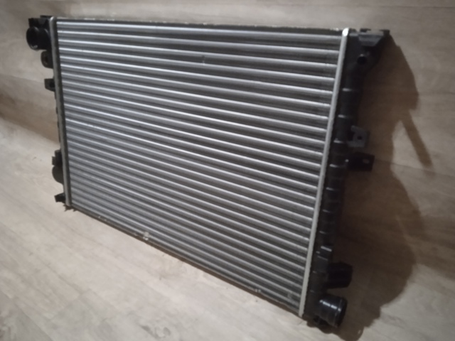 Radiador de esfriamento de motor Polcar 238008A2 preço, a partir de 77,54 USD